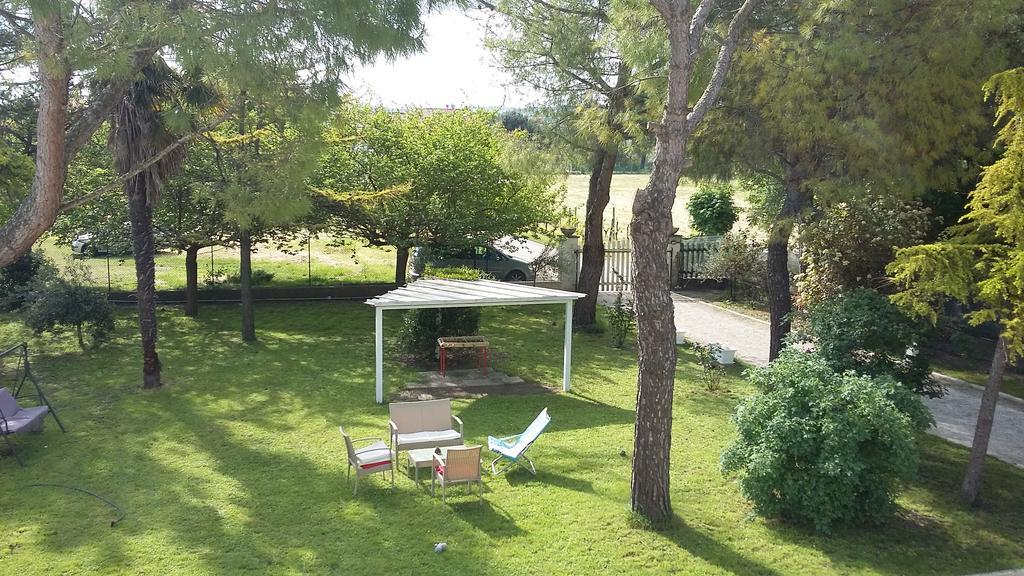 B&B Sotto Le Stelle Фано Екстериор снимка